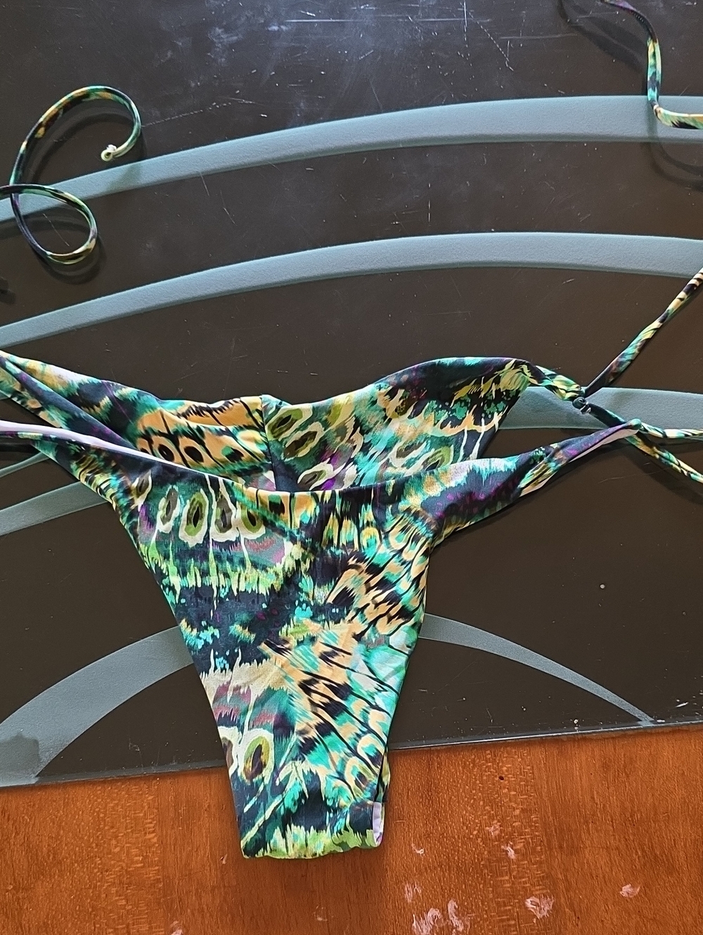 Zaful Vibrant Peacock Print Bikini Bottom